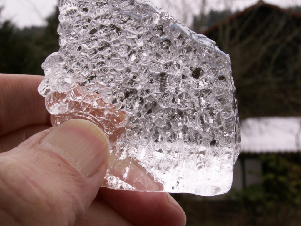 Wasser in kristalliner Form